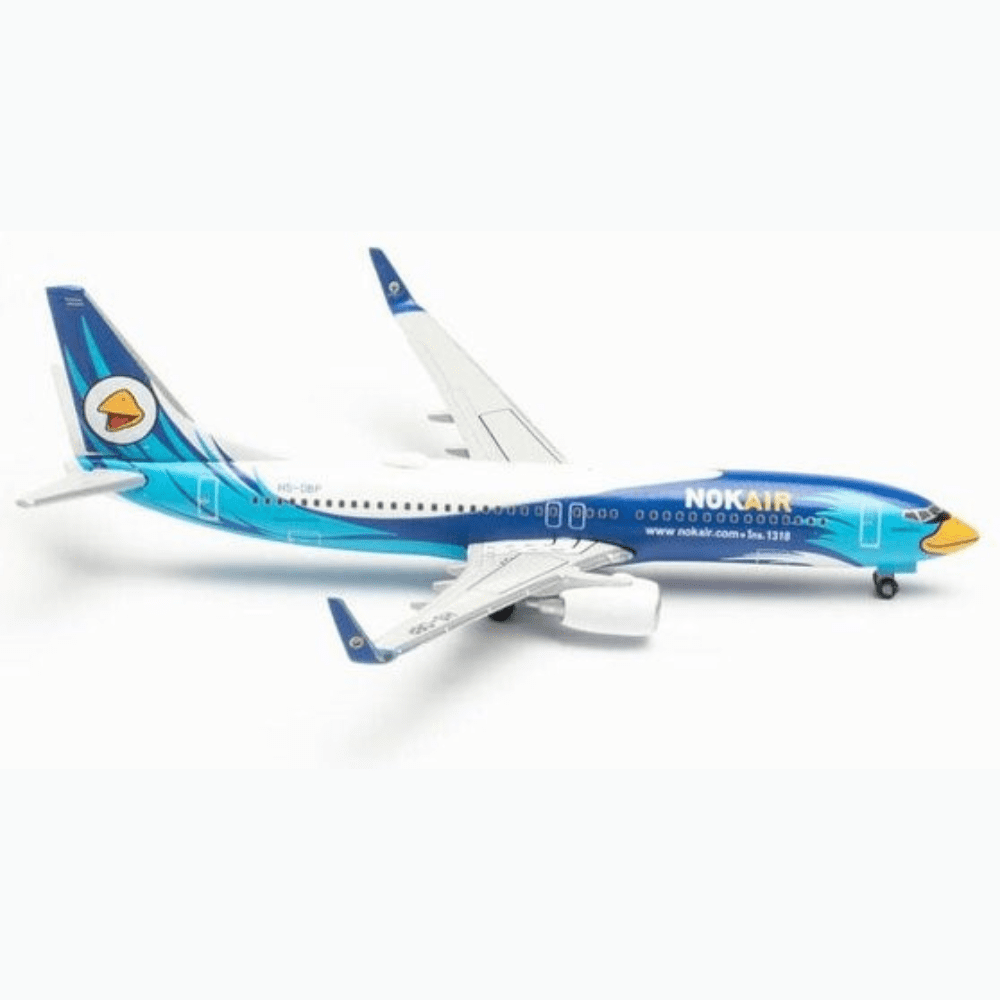 Boeing 737-800 - Nok Air, Reg."HS-DBP" - "Nok Petchnaamngern" Edizione Limitata Marca: Herpa - Scala: 1:500